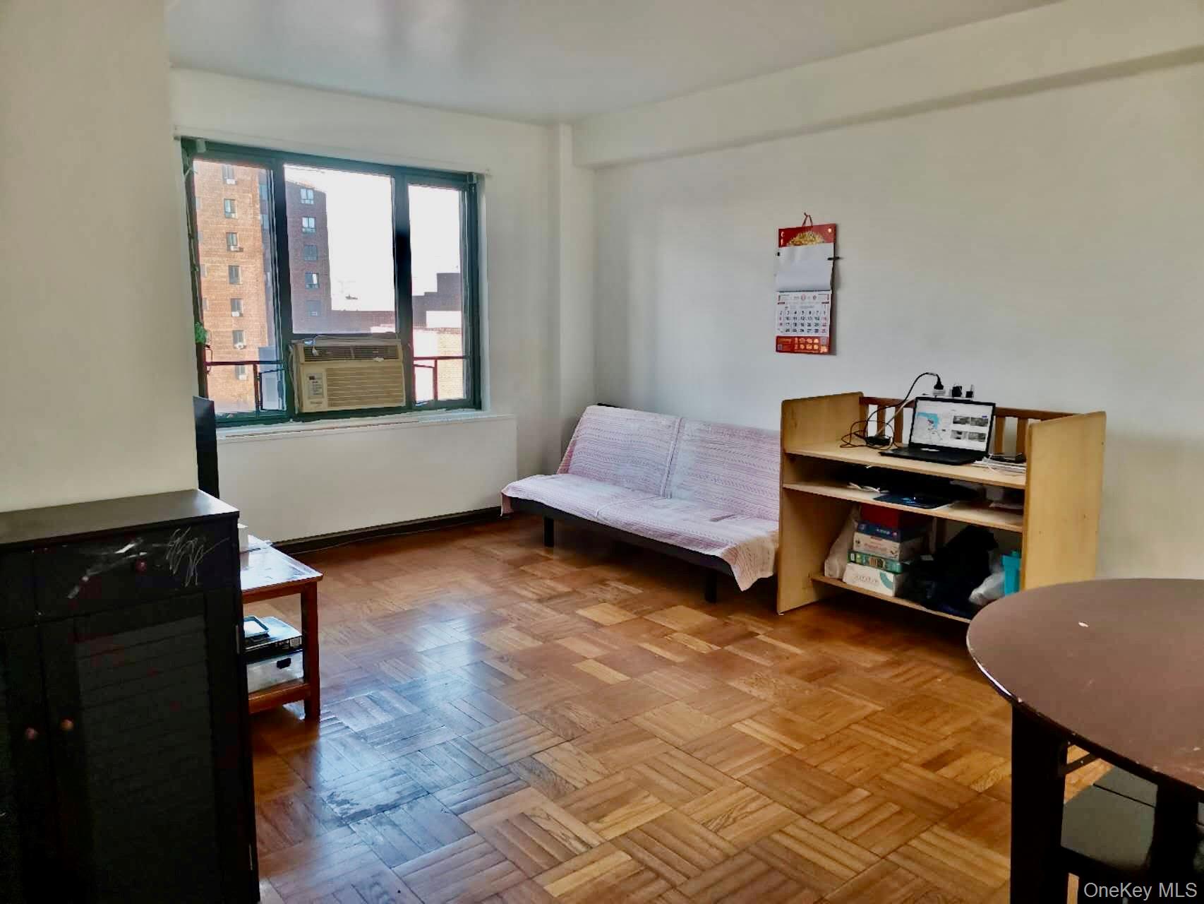 #7 photo, 1604 Metropolitan Avenue, Бронкс ‖ Bronx , NY 10462