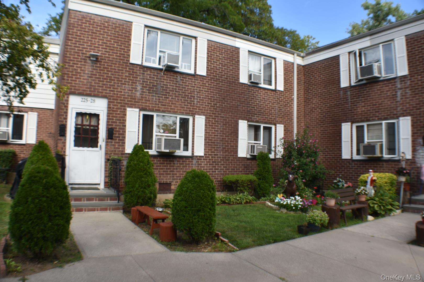 #2 photo, 225-28 88 Avenue, كوينز Queens Village , NY 11427