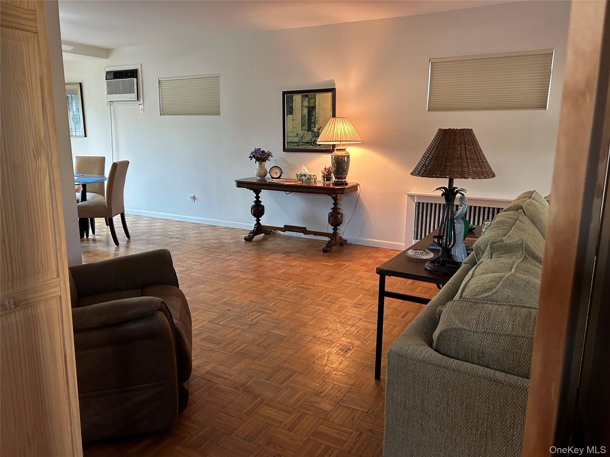 #12 photo, 70 E Beverly Parkway, ناسو Valley Stream , NY 11580