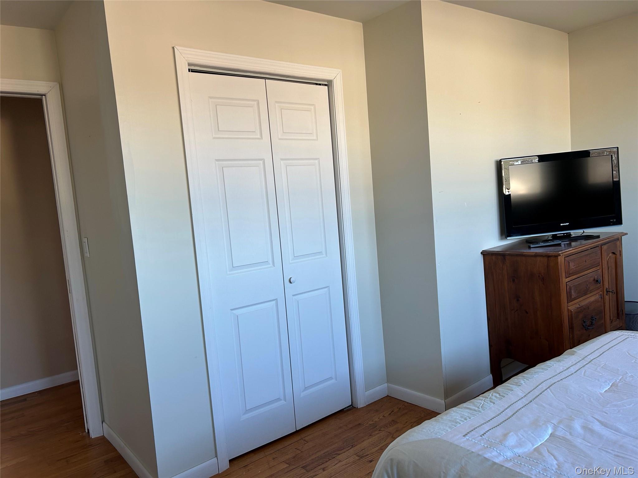 #14 photo, 70 E Beverly Parkway, ناسو Valley Stream , NY 11580