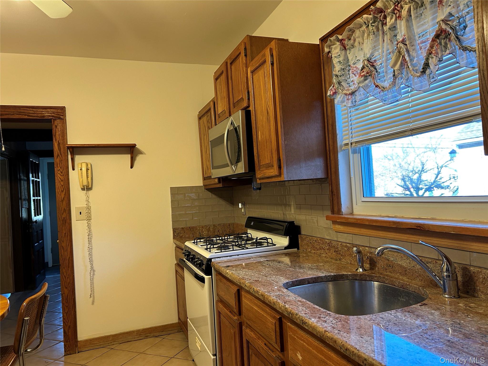 #9 photo, 70 E Beverly Parkway, ناسو Valley Stream , NY 11580