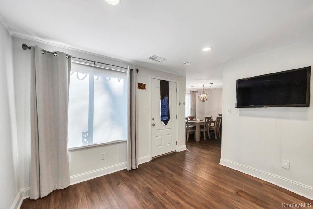 #16 photo, 172 Skyline Drive, 东长岛 科勒姆 Coram , NY 11727