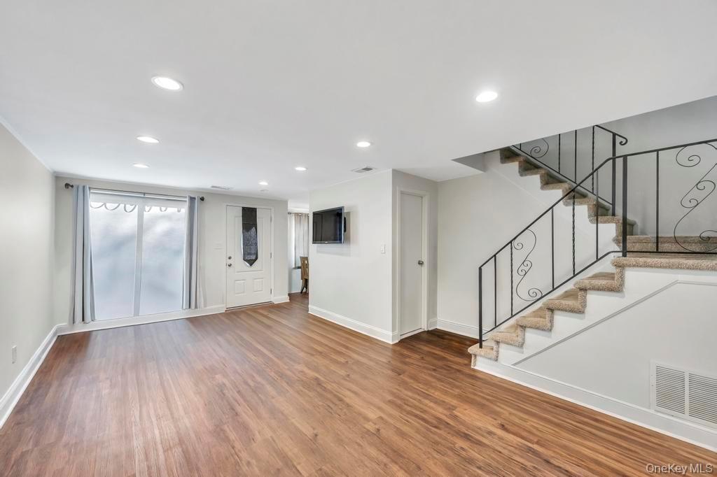 #6 photo, 172 Skyline Drive, 东长岛 科勒姆 Coram , NY 11727