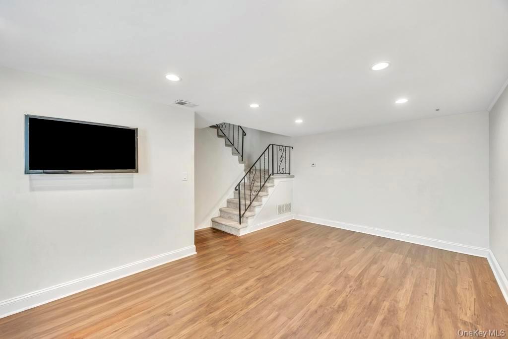 #8 photo, 172 Skyline Drive, 东长岛 科勒姆 Coram , NY 11727