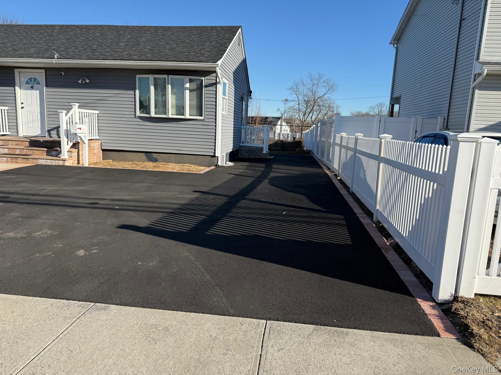 #10 photo, 447 Albany Avenue, سوفولك Amityville , NY 11701