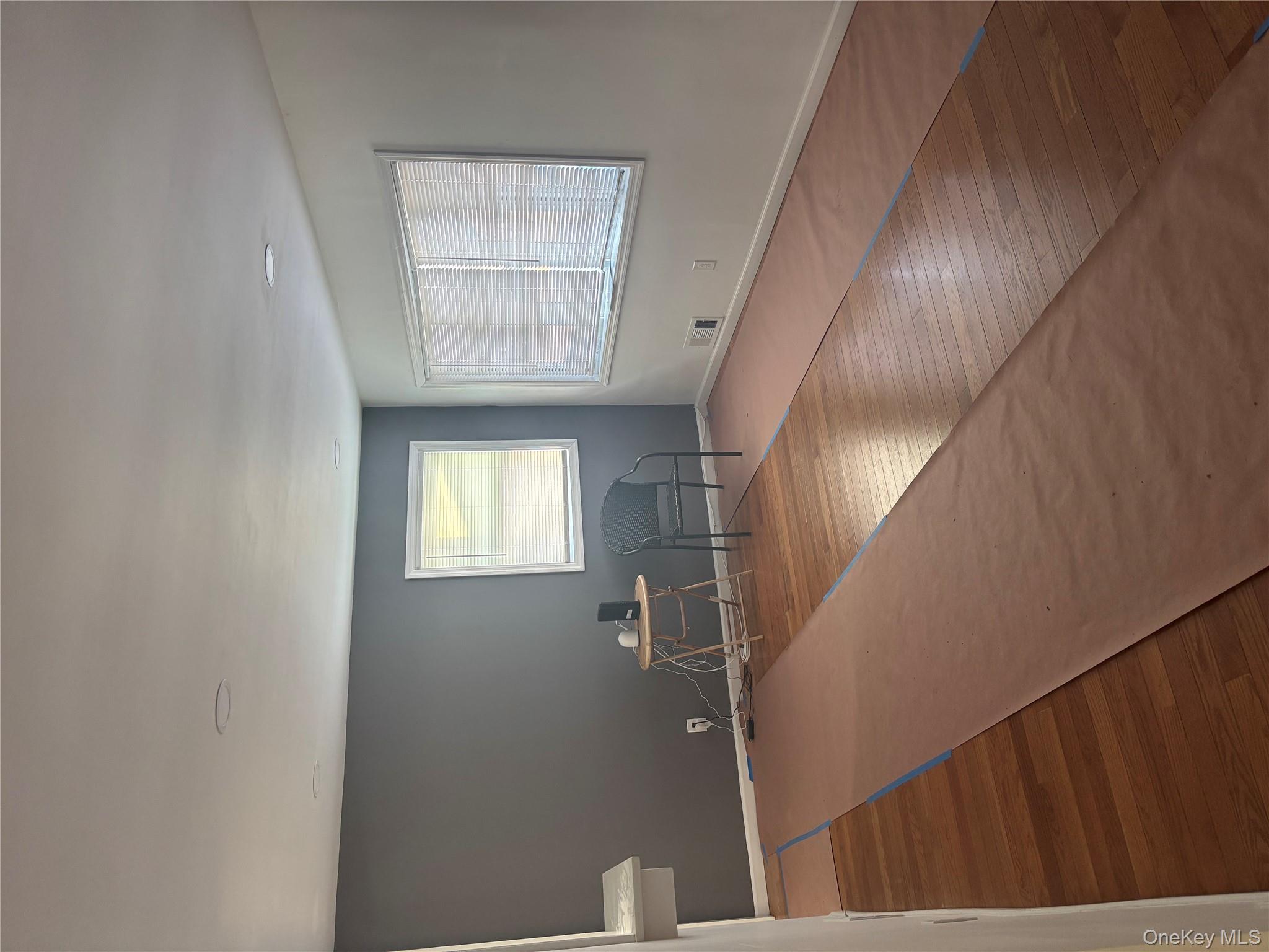 #11 photo, 447 Albany Avenue, سوفولك Amityville , NY 11701