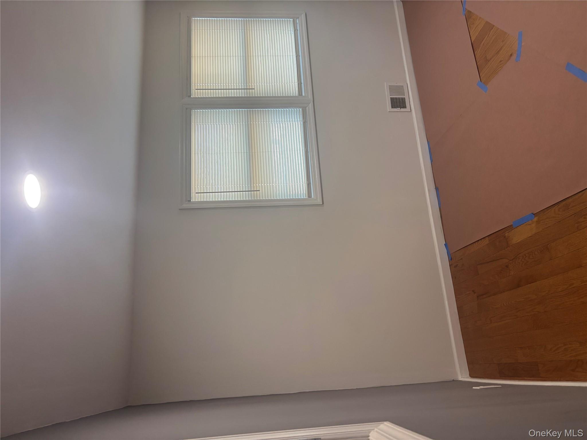 #17 photo, 447 Albany Avenue, سوفولك Amityville , NY 11701