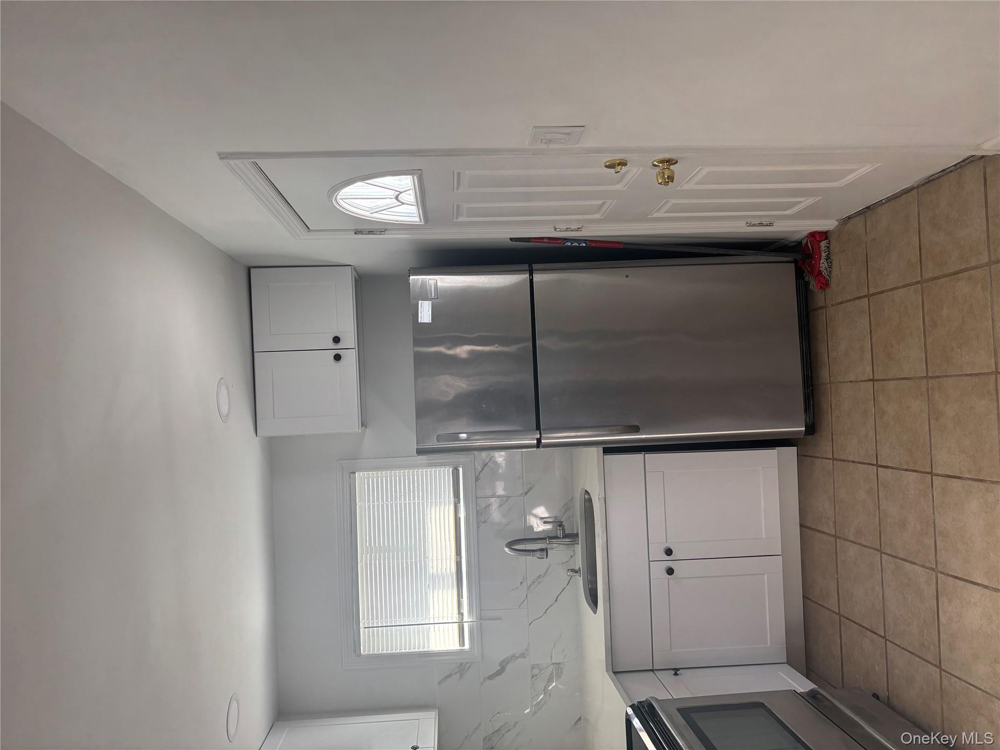 #19 photo, 447 Albany Avenue, سوفولك Amityville , NY 11701