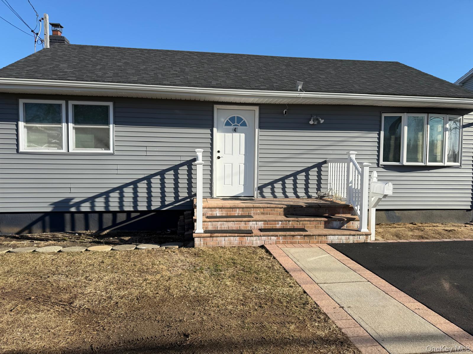 #2 photo, 447 Albany Avenue, سوفولك Amityville , NY 11701