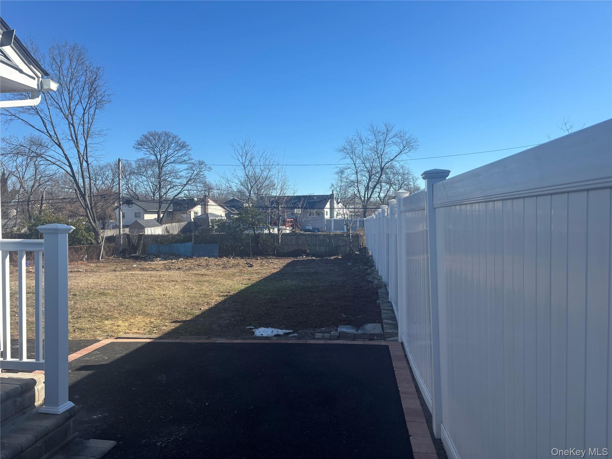 #9 photo, 447 Albany Avenue, سوفولك Amityville , NY 11701