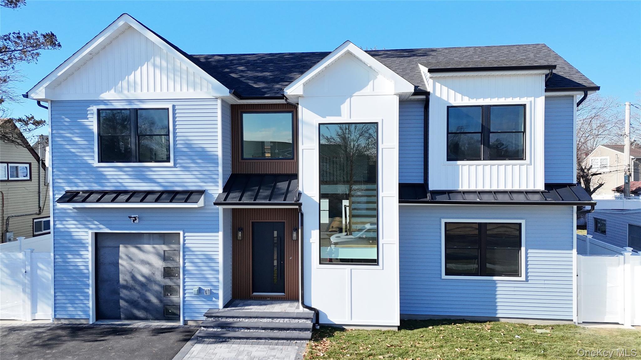 #1 photo, 14 Fawn Lane, מחוז נסאו Westbury , NY 11590