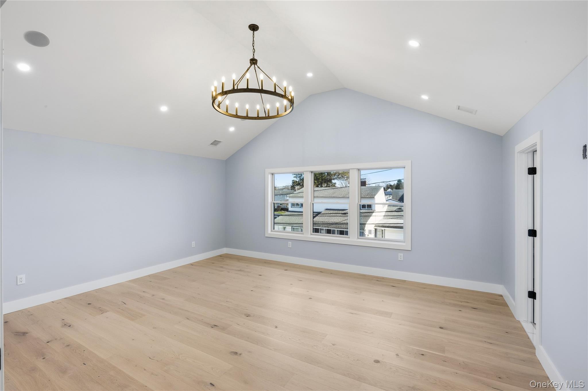 #13 photo, 14 Fawn Lane, מחוז נסאו Westbury , NY 11590