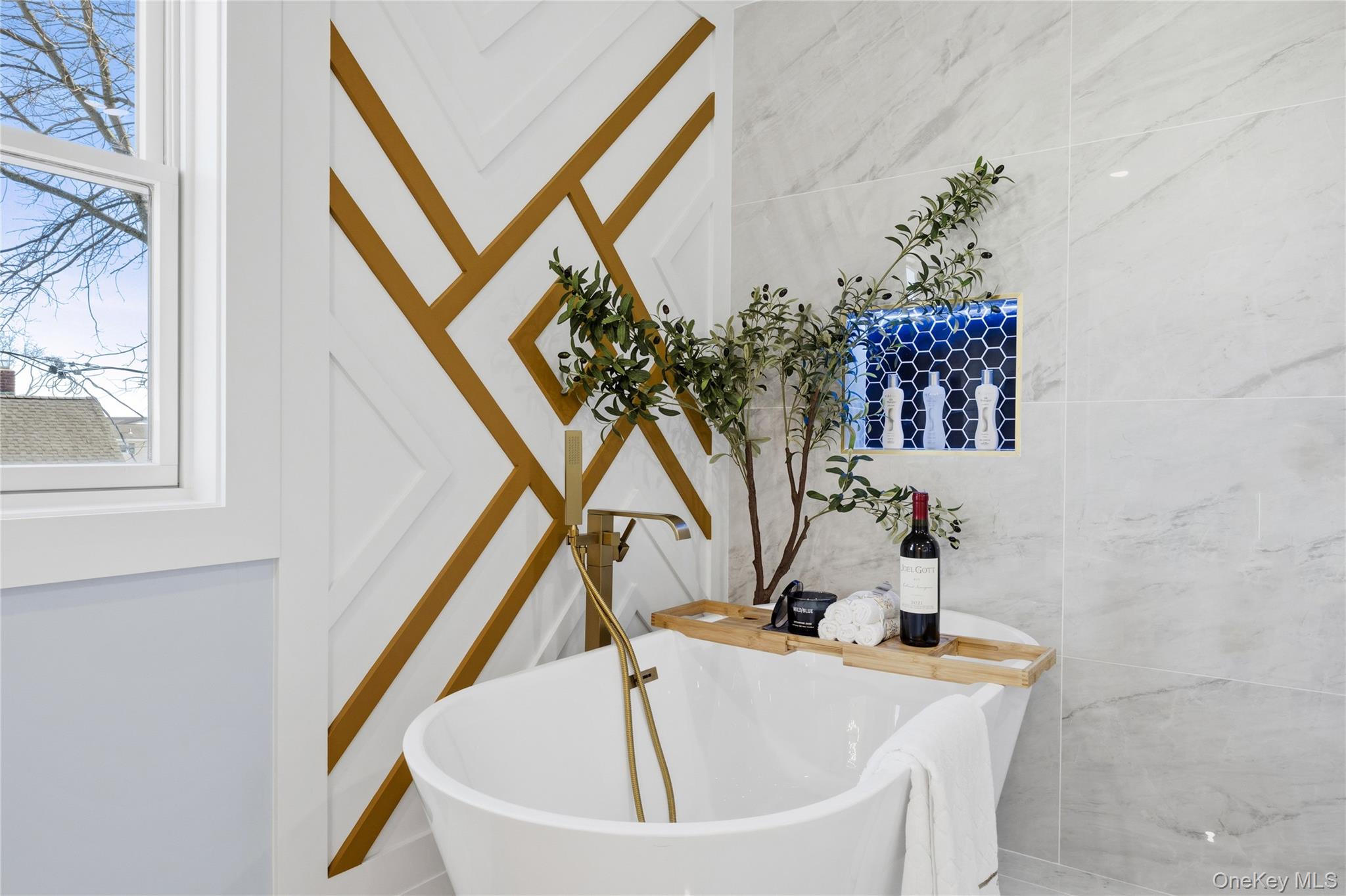 #17 photo, 14 Fawn Lane, מחוז נסאו Westbury , NY 11590