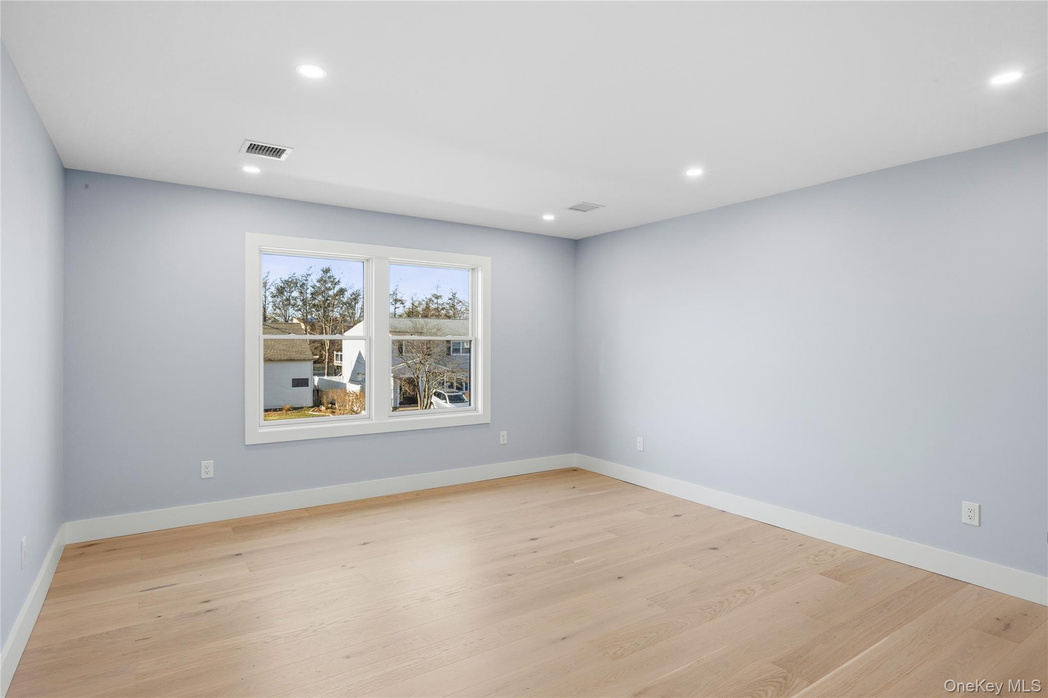 #20 photo, 14 Fawn Lane, מחוז נסאו Westbury , NY 11590