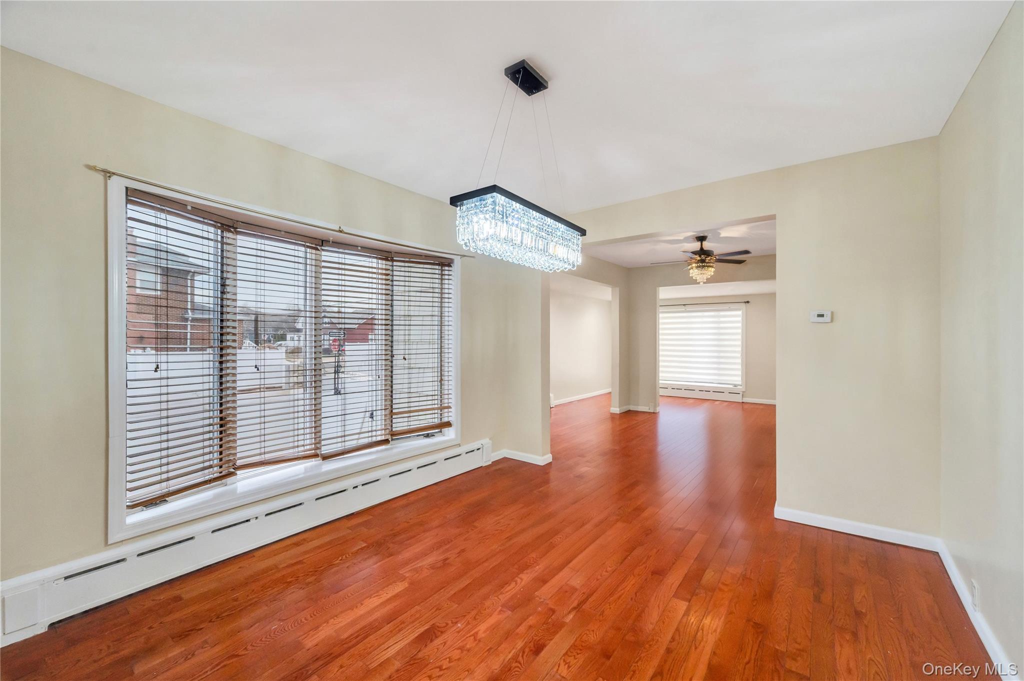 #10 photo, 100-19 160th Avenue, कुईंस Howard Beach , NY 11414