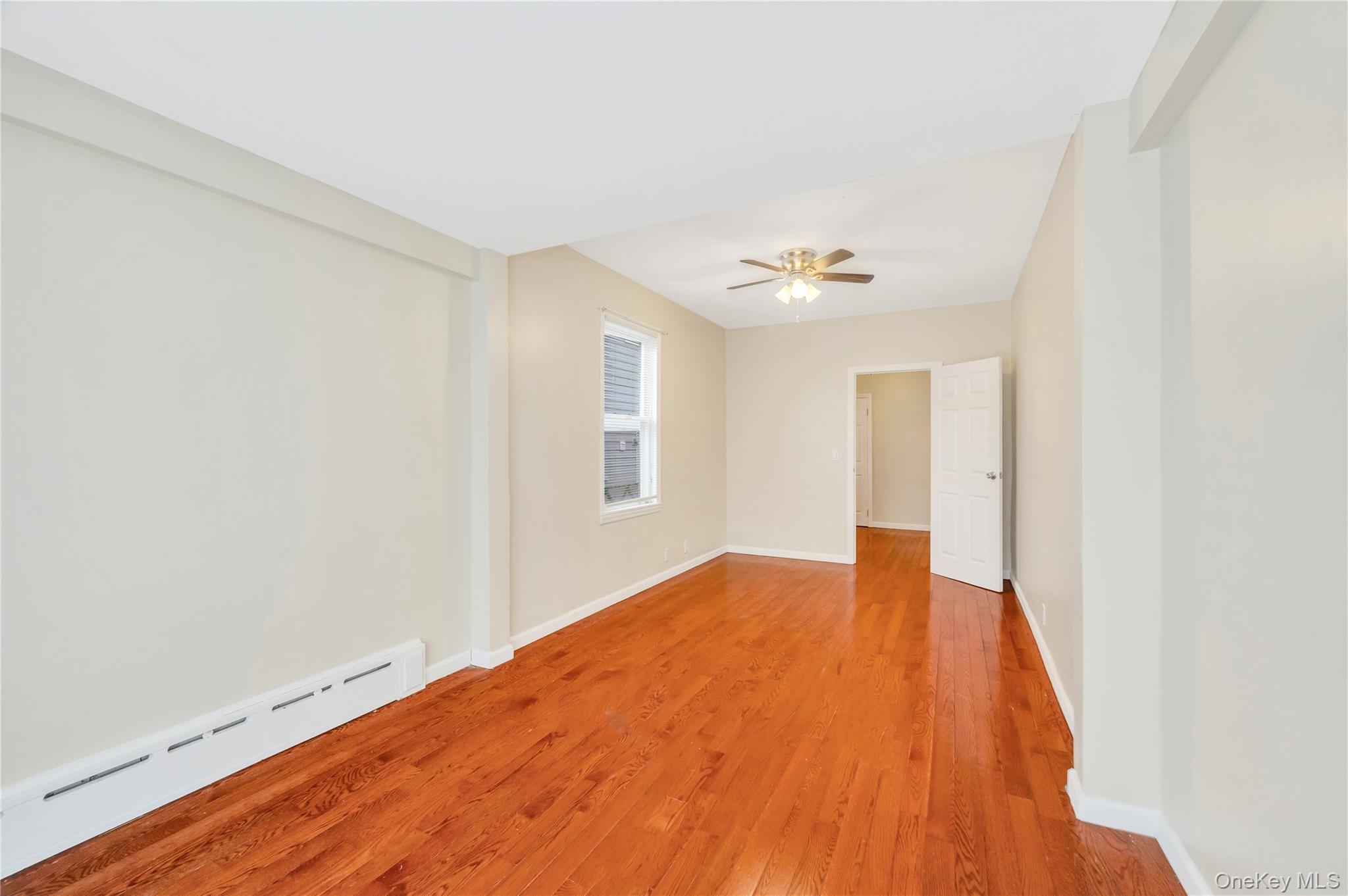 #17 photo, 100-19 160th Avenue, कुईंस Howard Beach , NY 11414