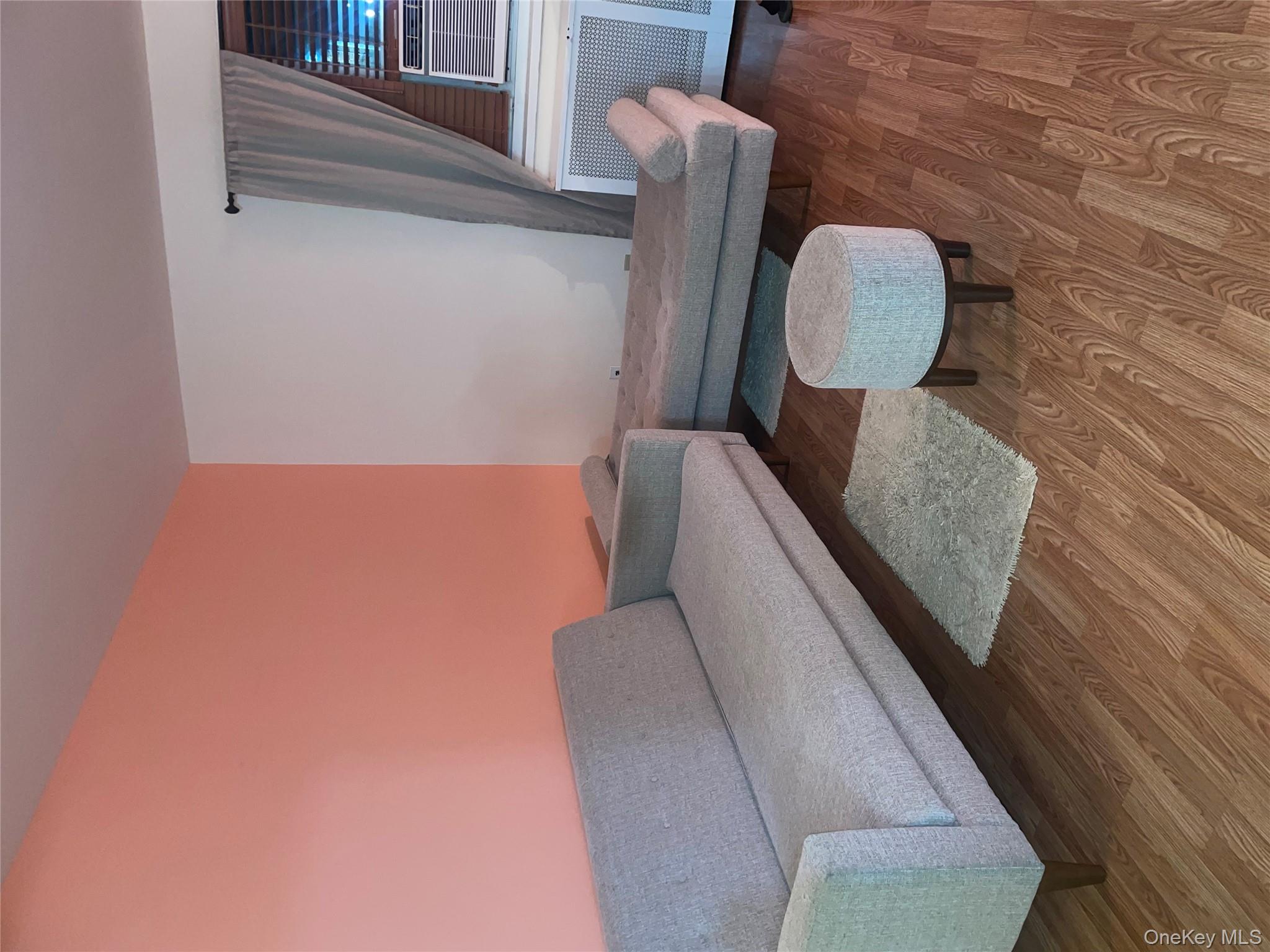 #14 photo, 224-04 Manor Road, كوينز Queens Village , NY 11427