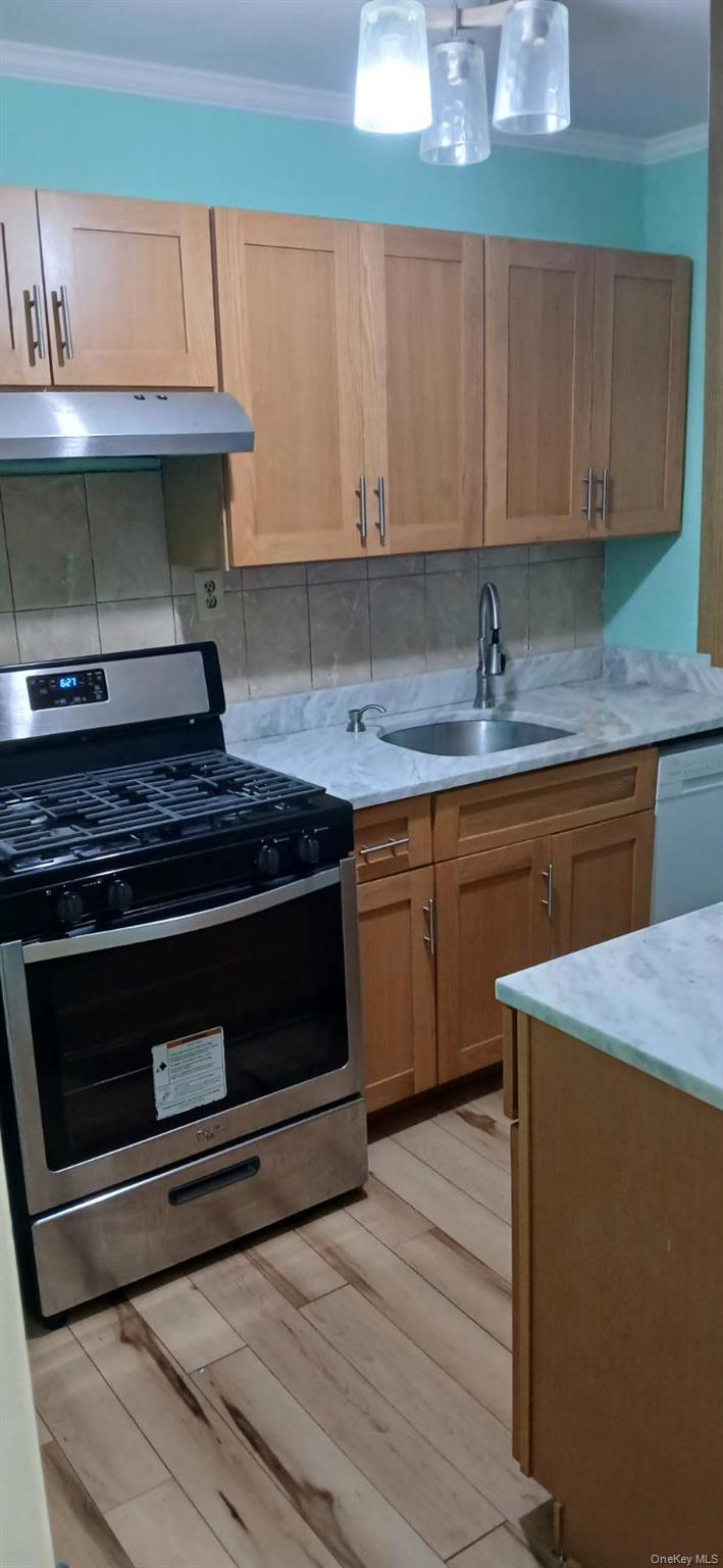 #5 photo, 224-04 Manor Road, קווינס Queens Village , NY 11427