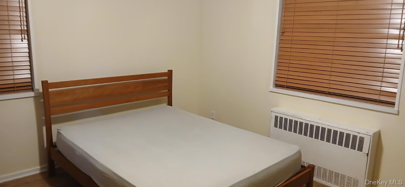 #9 photo, 224-04 Manor Road, קווינס Queens Village , NY 11427