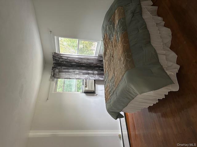 #13 photo, 162 Rolling Street, Malverne , NY 11565