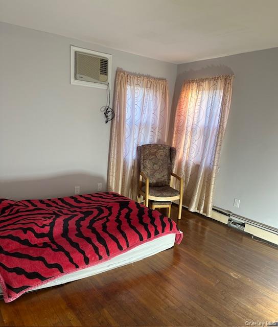 #16 photo, 162 Rolling Street, Malverne , NY 11565