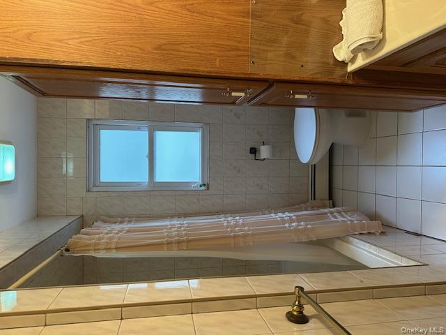 #19 photo, 162 Rolling Street, Malverne , NY 11565