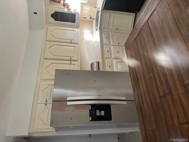 #5 photo, 162 Rolling Street, Malverne , NY 11565