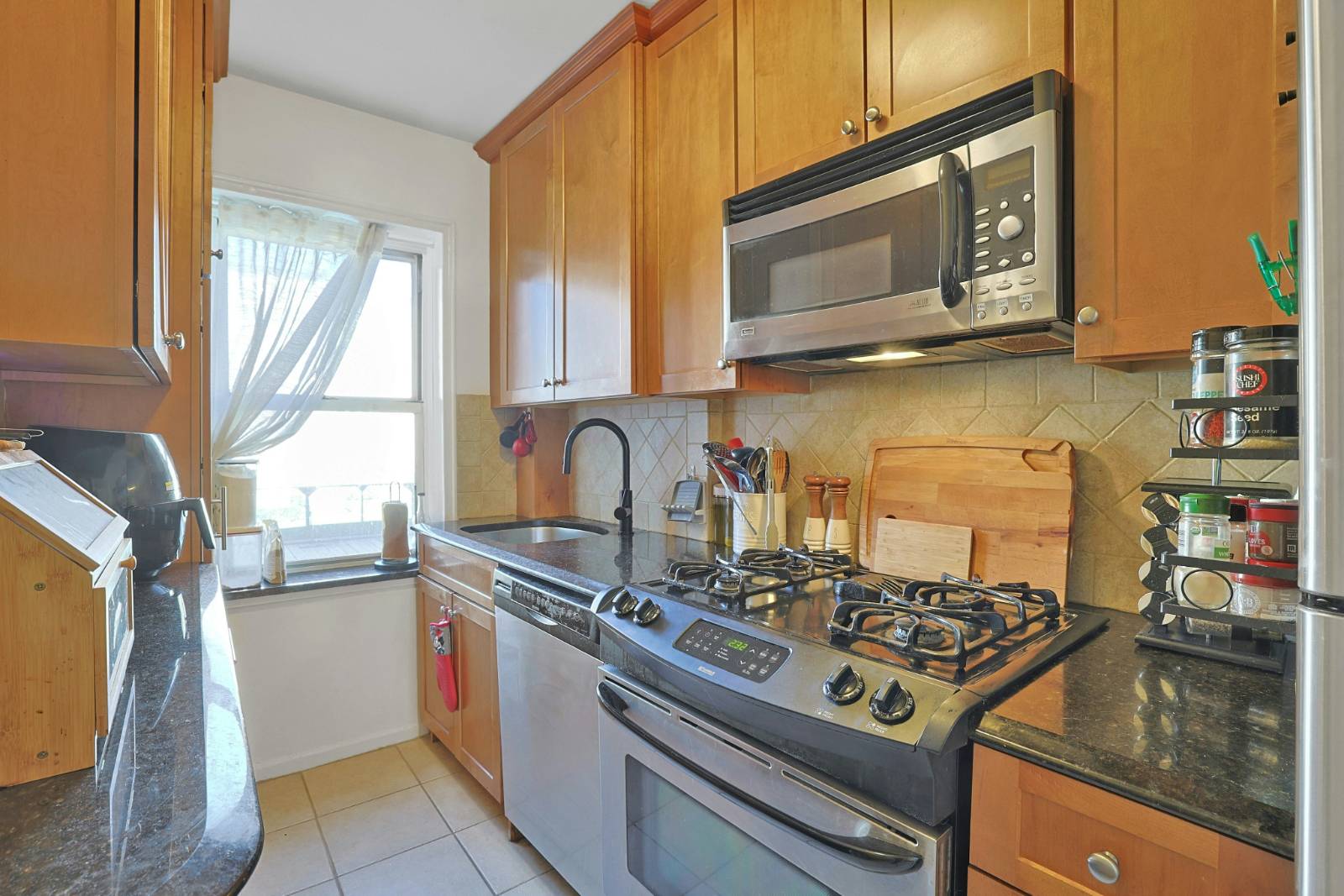 #4 photo, 5410 Netherland Avenue, #A24, West Bronx , NY 10471