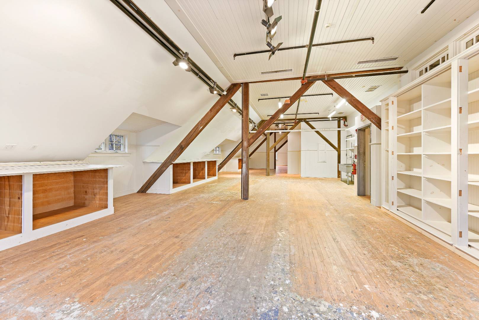 #10 photo, 11 Indian Wells Highway, First Floor, Amagansett , NY 11930