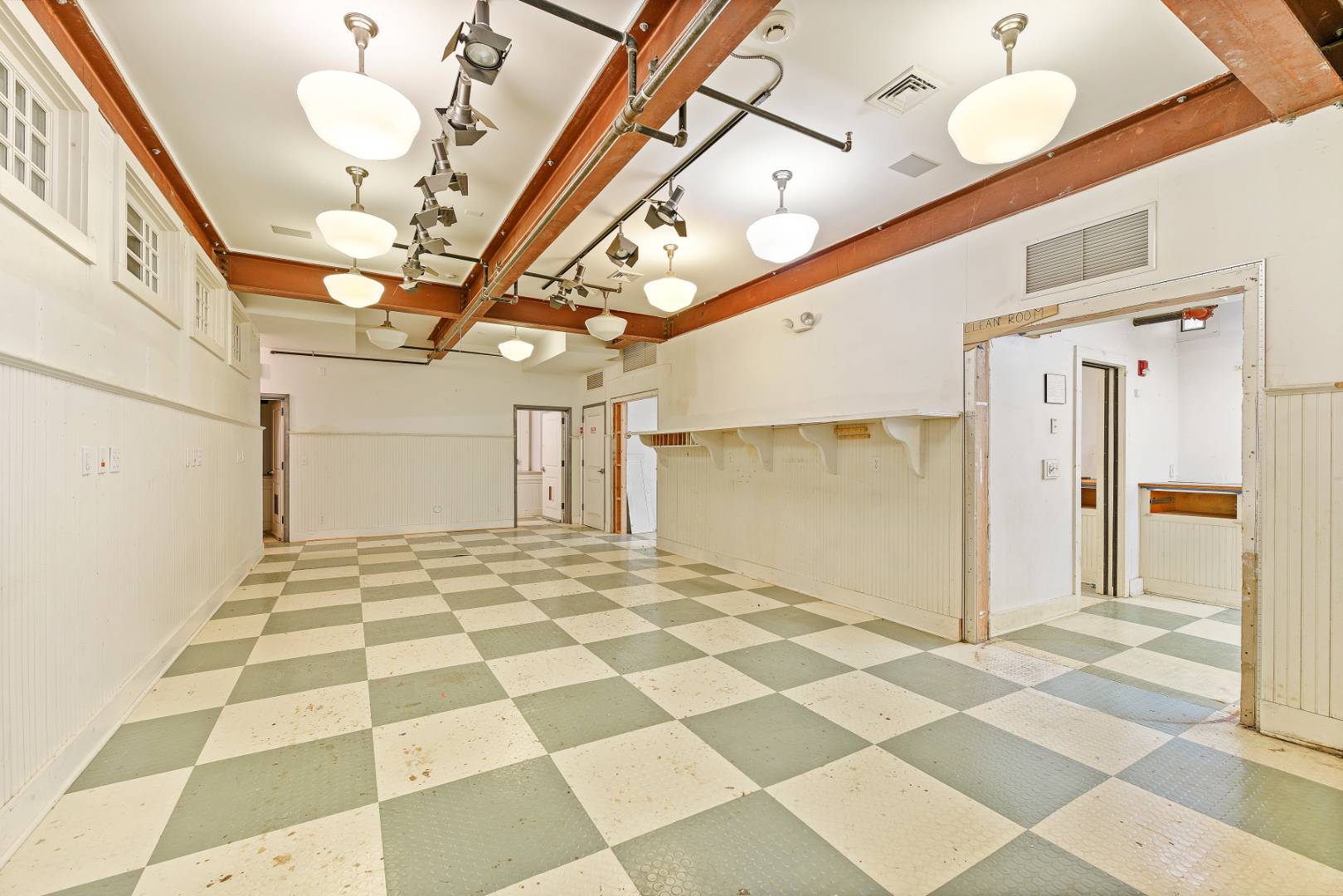 #16 photo, 11 Indian Wells Highway, First Floor, Amagansett , NY 11930