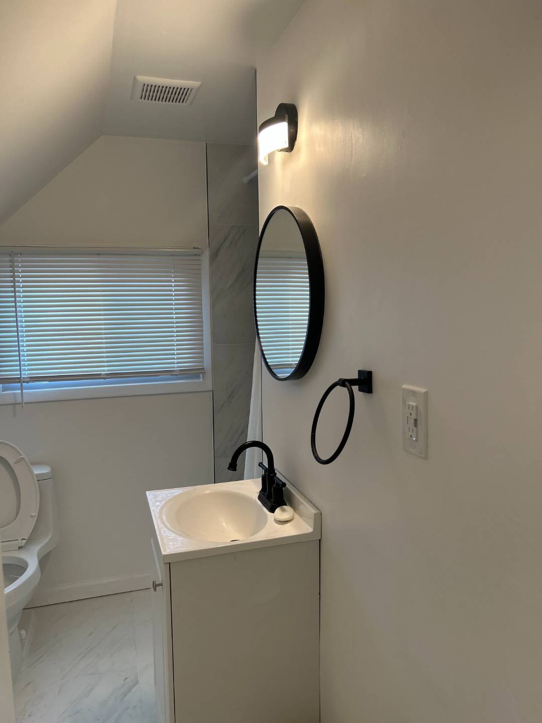 #9 photo, 178 Brittle Ln, ناسو Hicksville , NY 11801