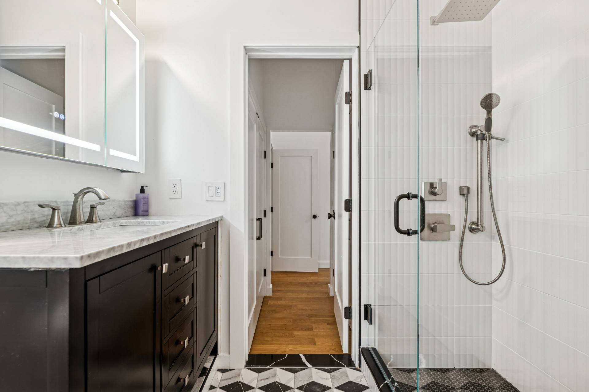 #23 photo, 70 Glenview Drive, מחוז סאפוק Southampton , NY 11968