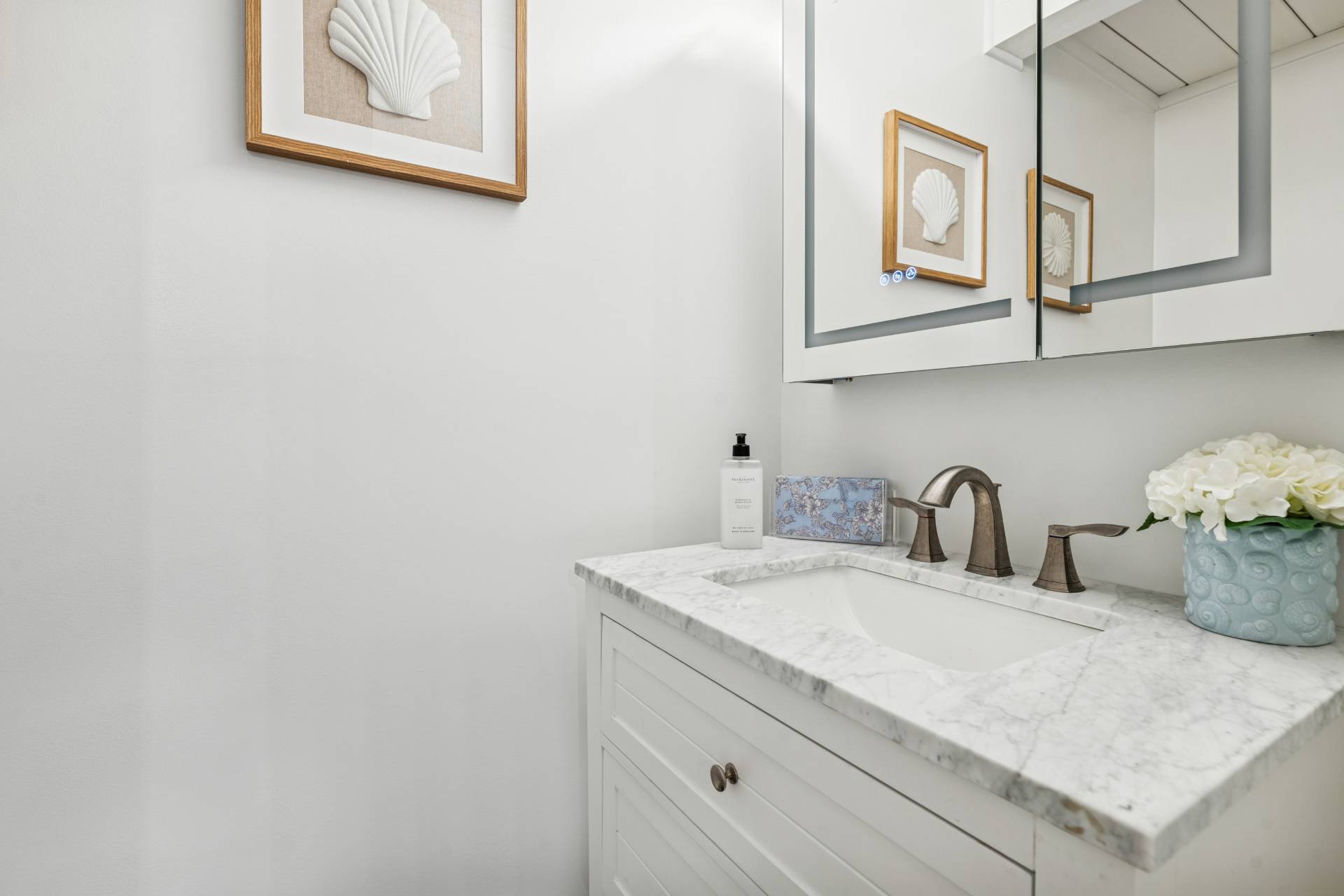 #30 photo, 70 Glenview Drive, מחוז סאפוק Southampton , NY 11968