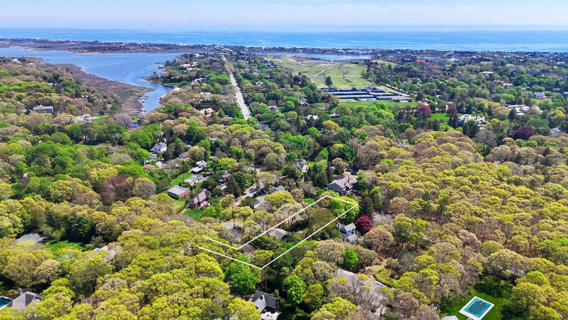 #1 photo, 39a FOSTER RD, سوفولك Quogue , NY 11959