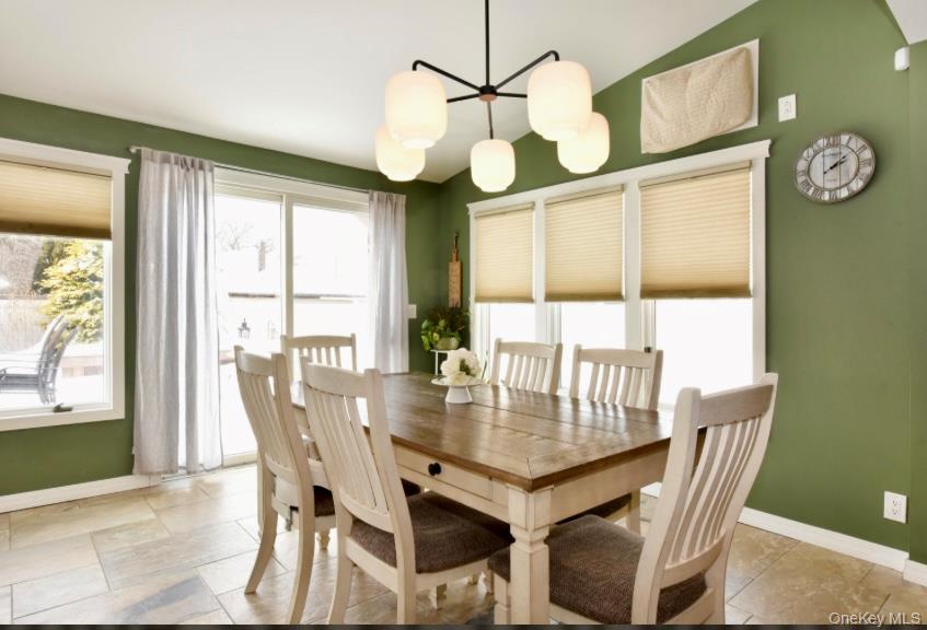 #11 photo, 320 Roosevelt Avenue, ناسو Massapequa Park , NY 11762