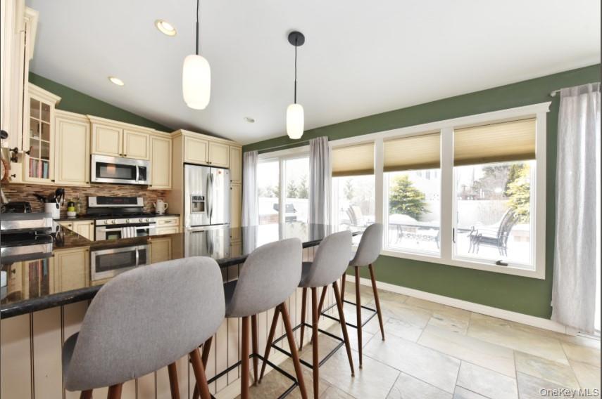 #16 photo, 320 Roosevelt Avenue, ناسو Massapequa Park , NY 11762