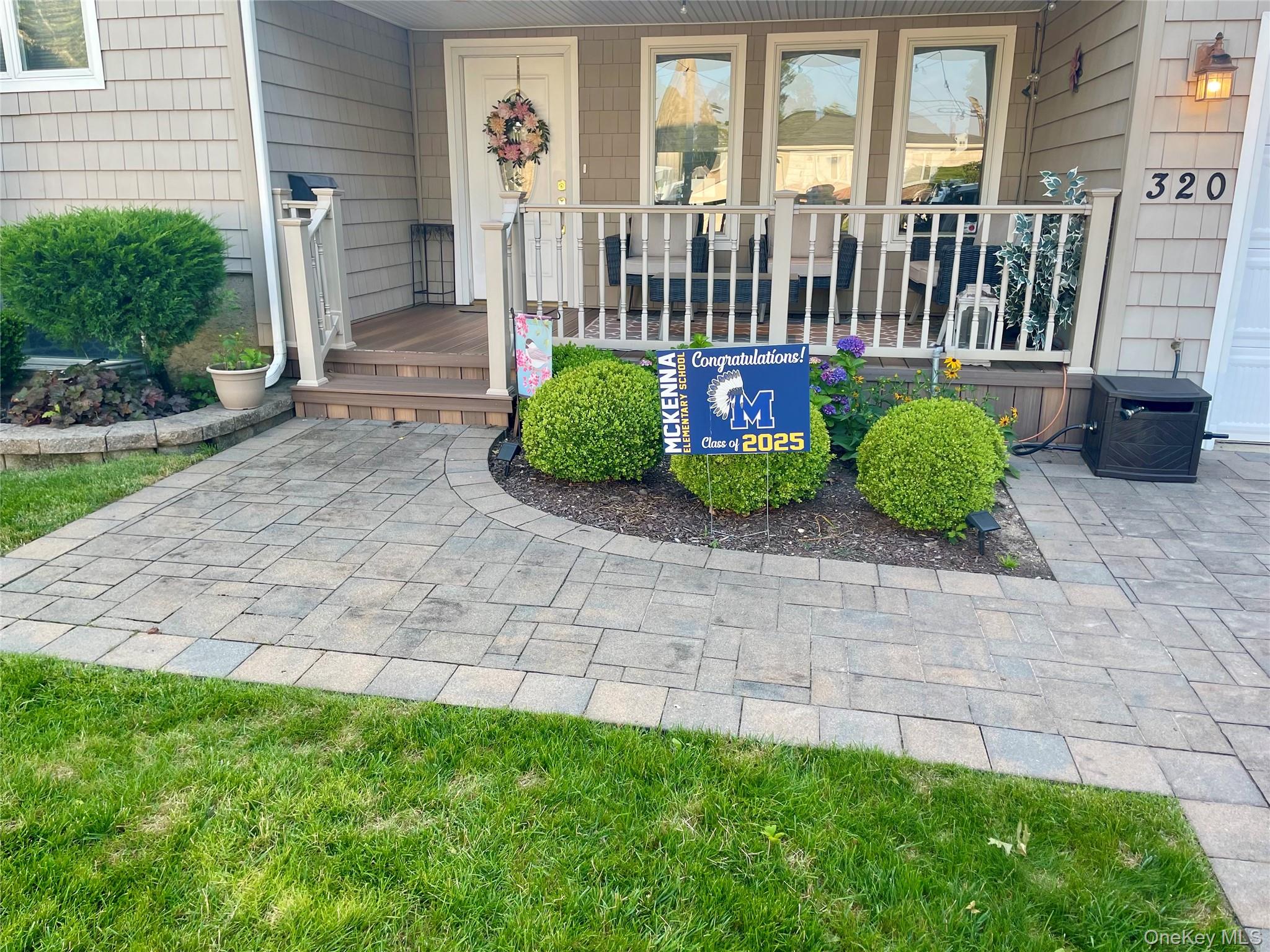 #6 photo, 320 Roosevelt Avenue, ناسو Massapequa Park , NY 11762