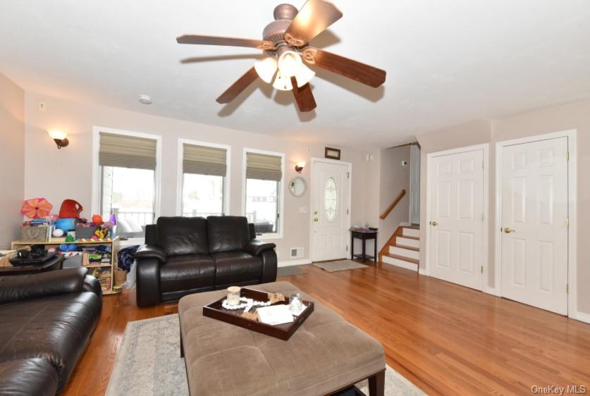 #8 photo, 320 Roosevelt Avenue, ناسو Massapequa Park , NY 11762