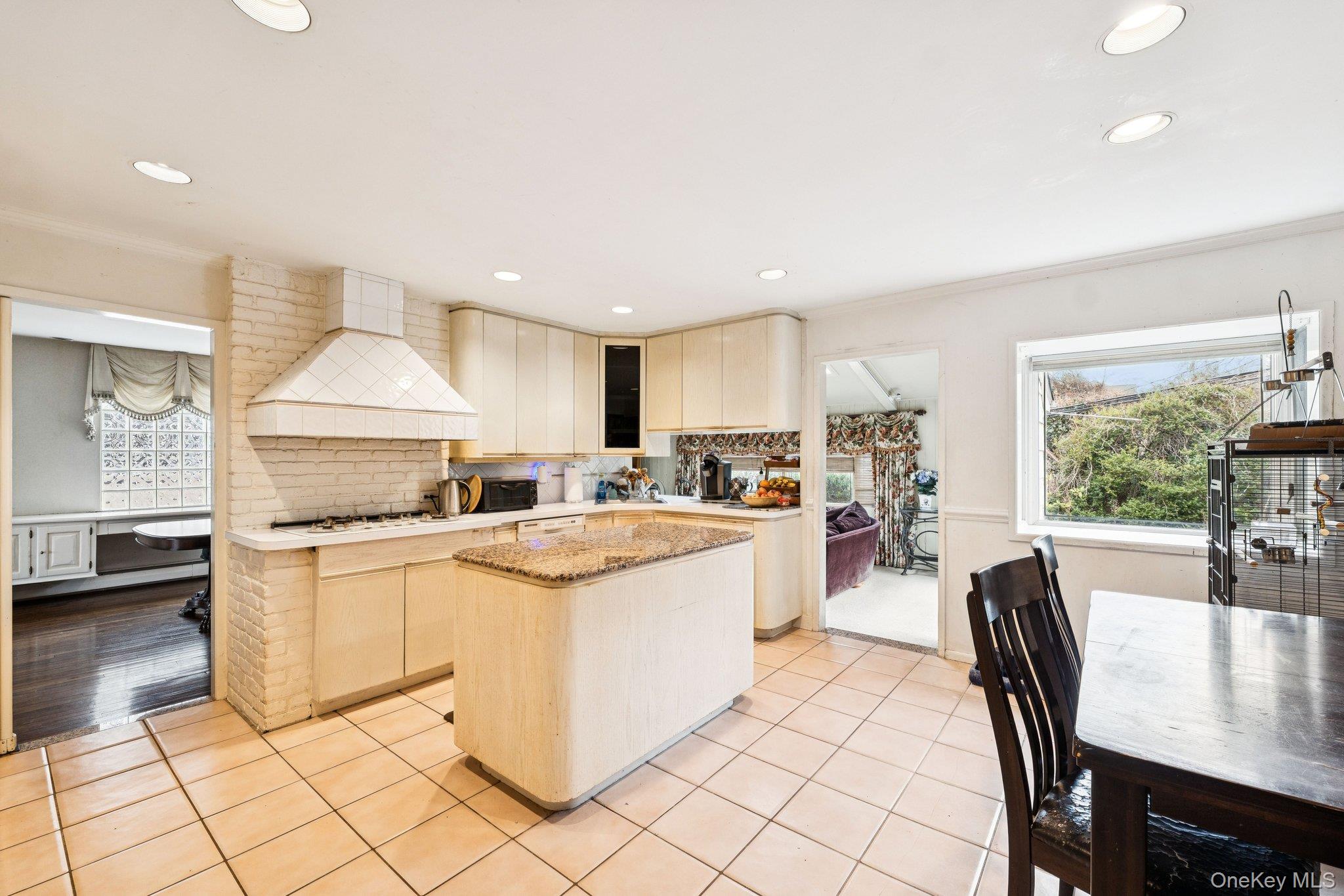 #15 photo, 26 Dell Drive, East Rockaway , NY 11518