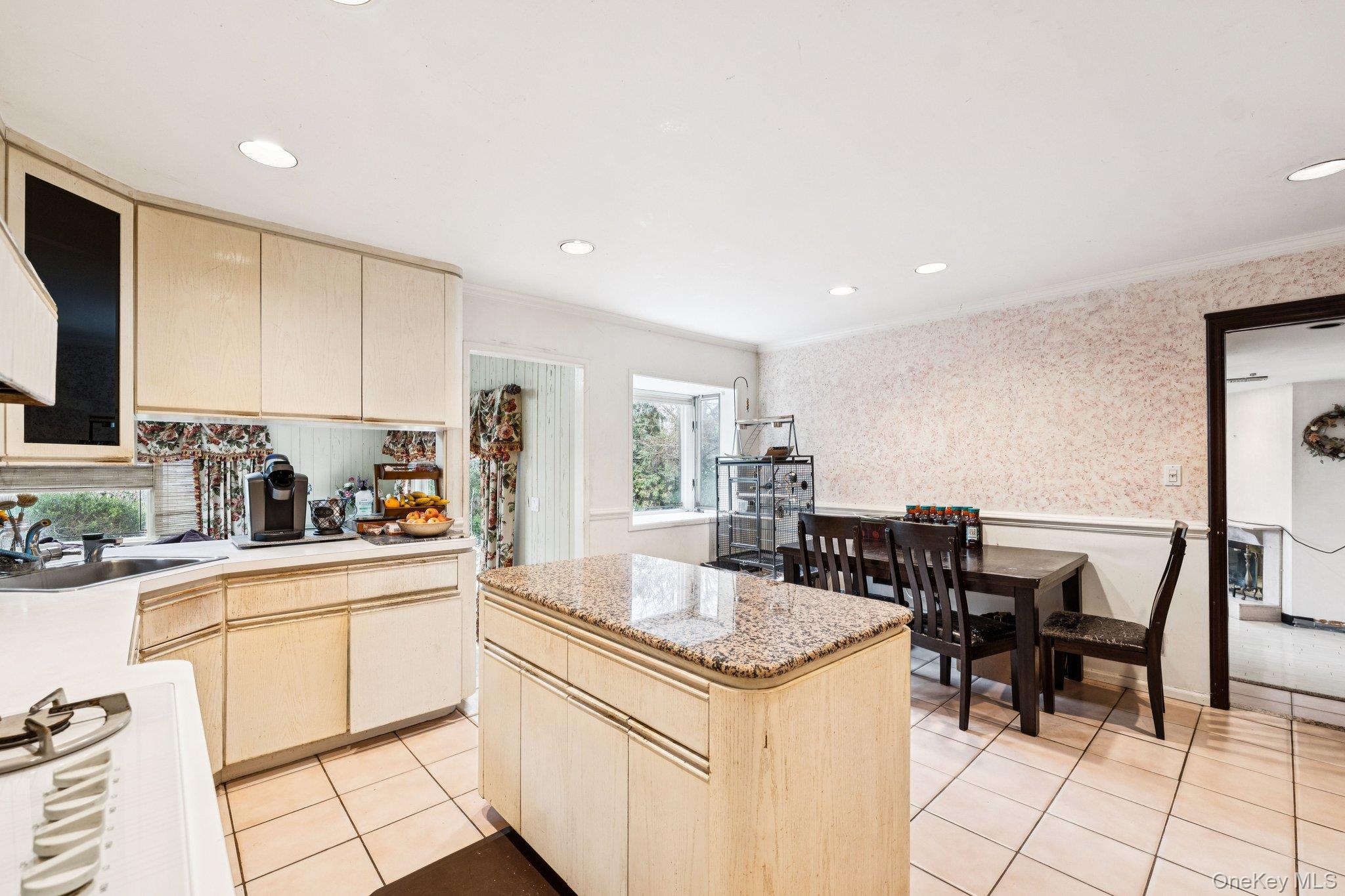 #16 photo, 26 Dell Drive, East Rockaway , NY 11518