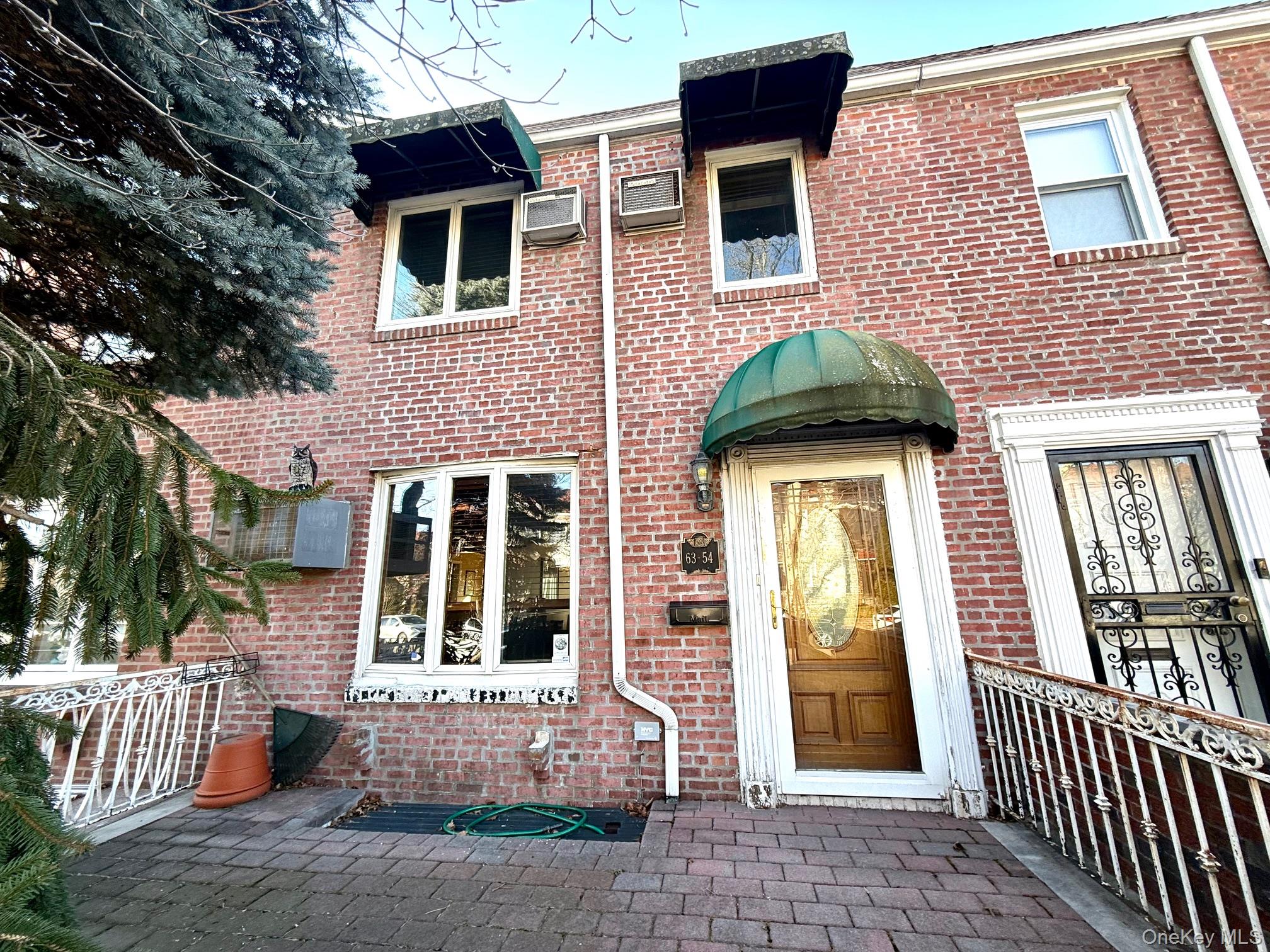 #1 photo, 6354 77th Street, 皇后區 中村 Middle Village , NY 11379