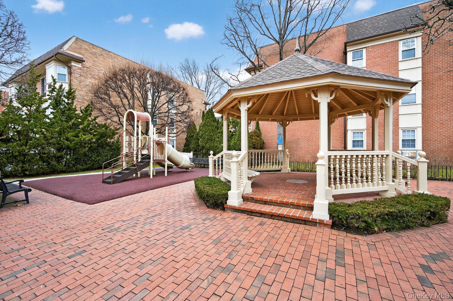 #18 photo, 20716 Melissa Court, Bayside , NY 11360