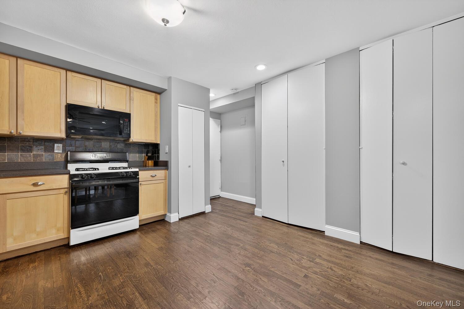 #9 photo, 20716 Melissa Court, Bayside , NY 11360