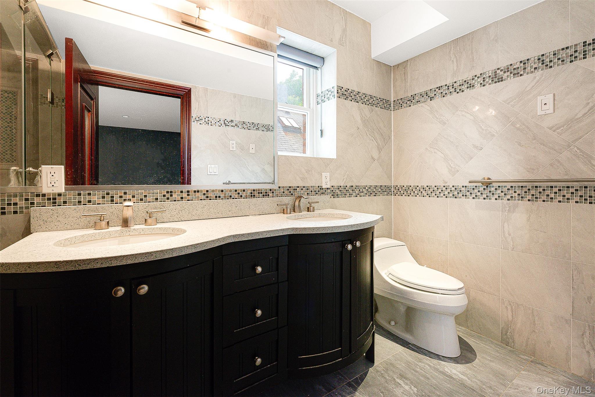 #18 photo, 58-10 83rd Place, Куинс ‖ Middle Village , NY 11379