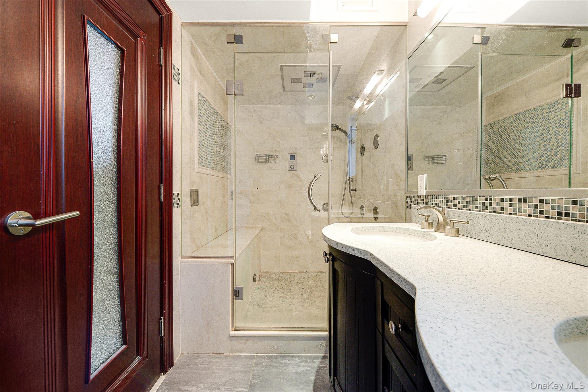 #19 photo, 58-10 83rd Place, Куинс ‖ Middle Village , NY 11379