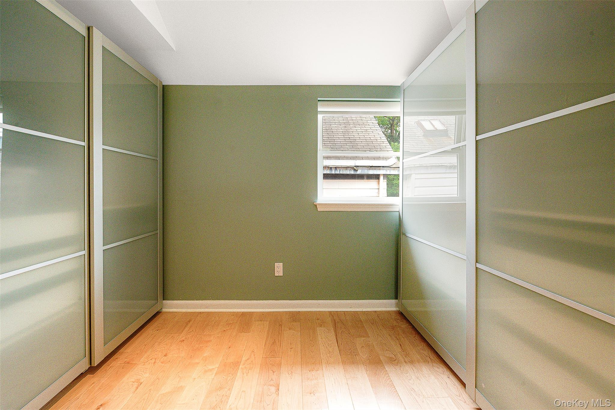 #20 photo, 58-10 83rd Place, Куинс ‖ Middle Village , NY 11379