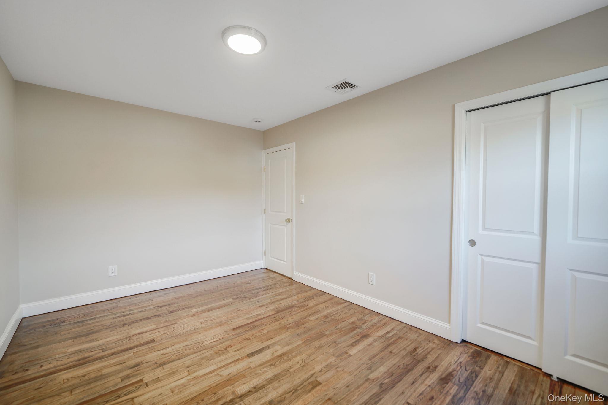 #13 photo, 12 Chelmsford Drive, 東長島 Wheatley Heights , NY 11798