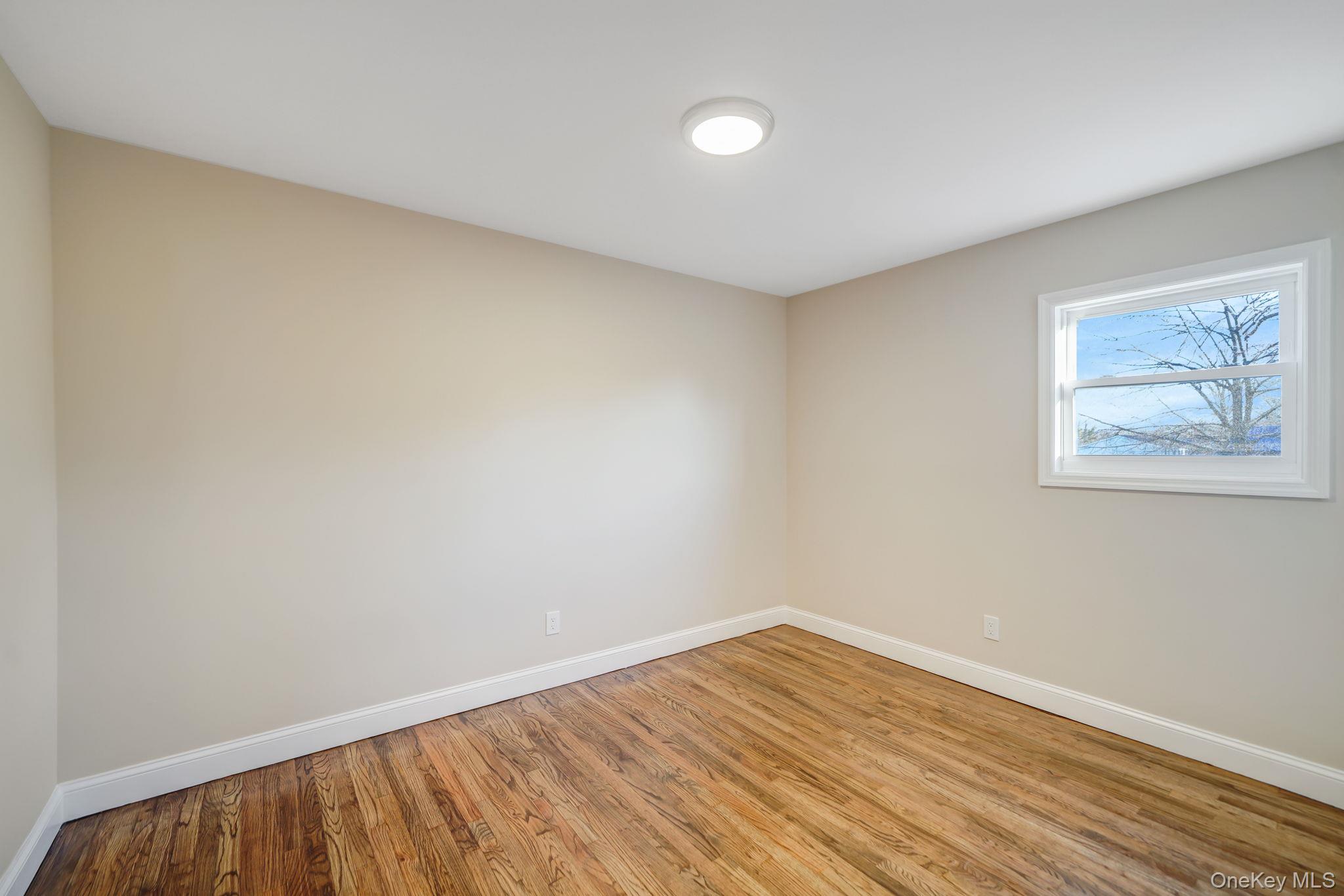 #15 photo, 12 Chelmsford Drive, 東長島 Wheatley Heights , NY 11798