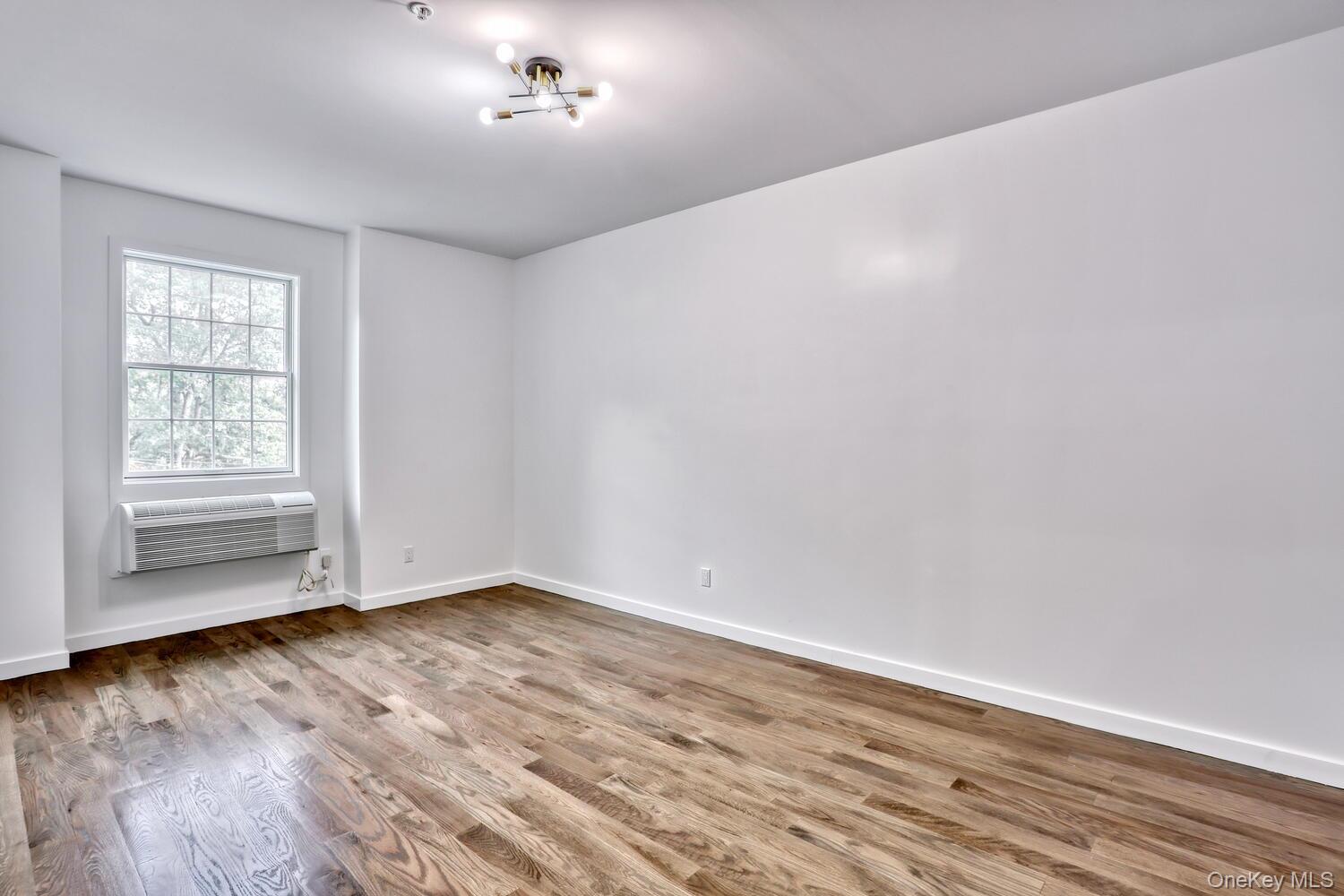 #10 photo, 962 S Route 9W, Congers , NY 10920