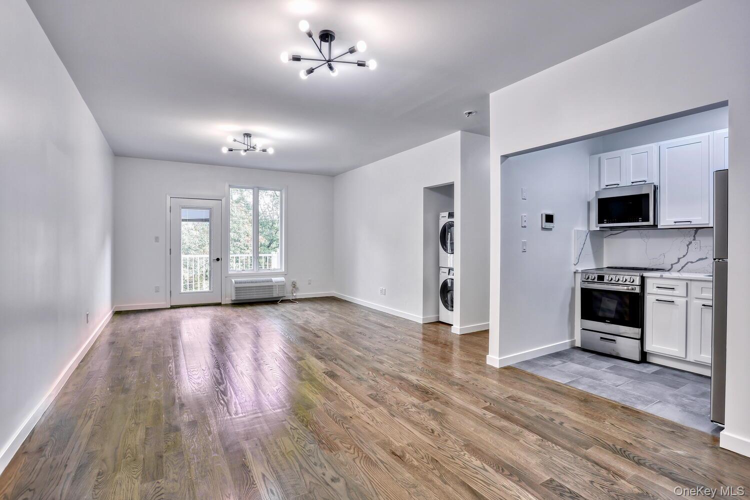 #8 photo, 962 S Route 9W, Congers , NY 10920